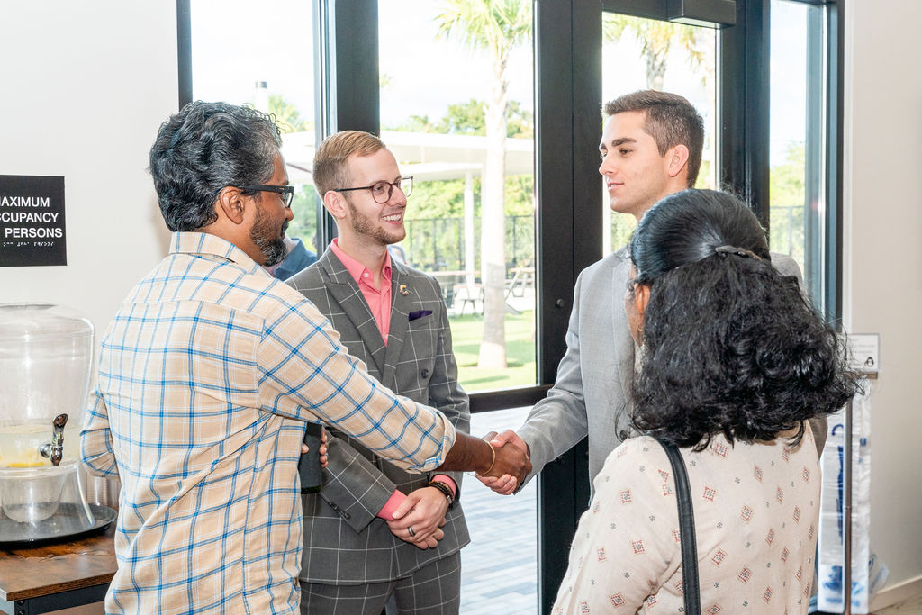 7 Questions to Ask at a Networking Event