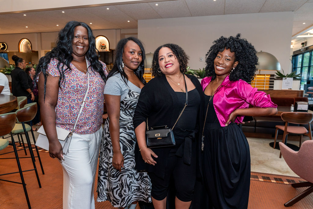 7 Questions to Ask at a Networking Event